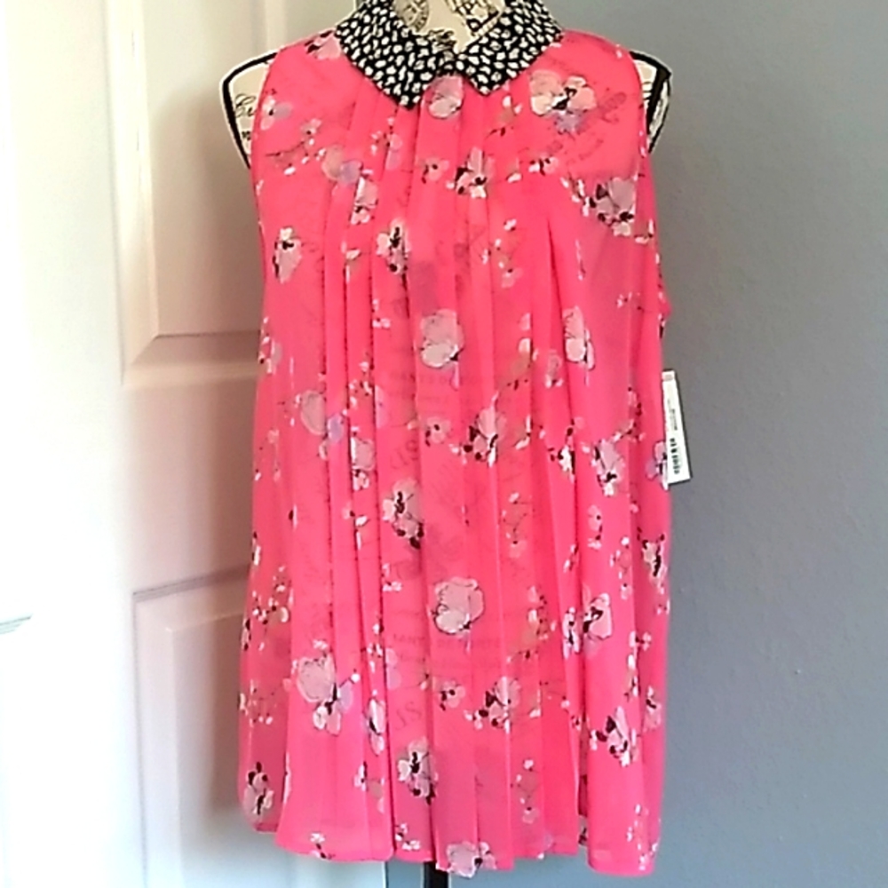 NWT - BisouBisou Pink Floral Tunic - Size Medium